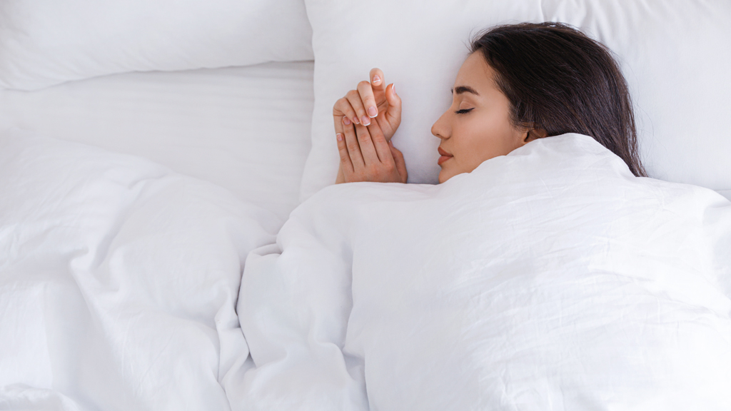 Dormire al freddo fa bene?