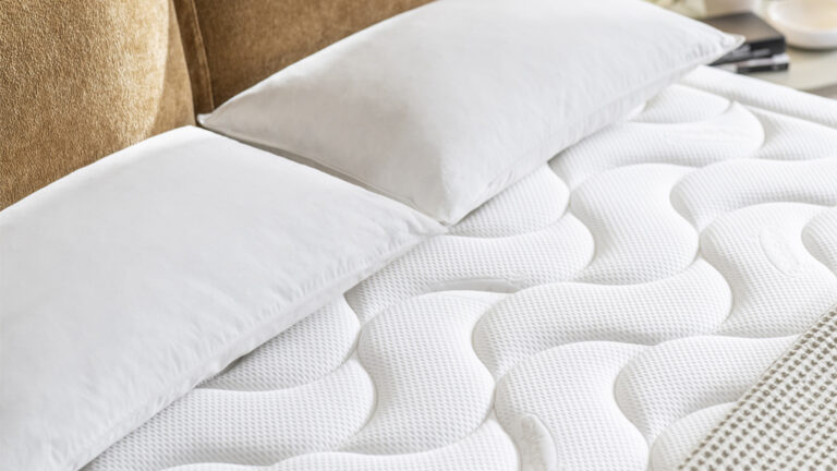 DUÉRMETE ONLINE - Materasso viscoelastico Pocket Visco reversibile (lato inverno-estate), rigidezza-durezza medio-alta, spessore 25 cm, antiacaro, antibatterico e ipoallergenico, 135 x 180 cm